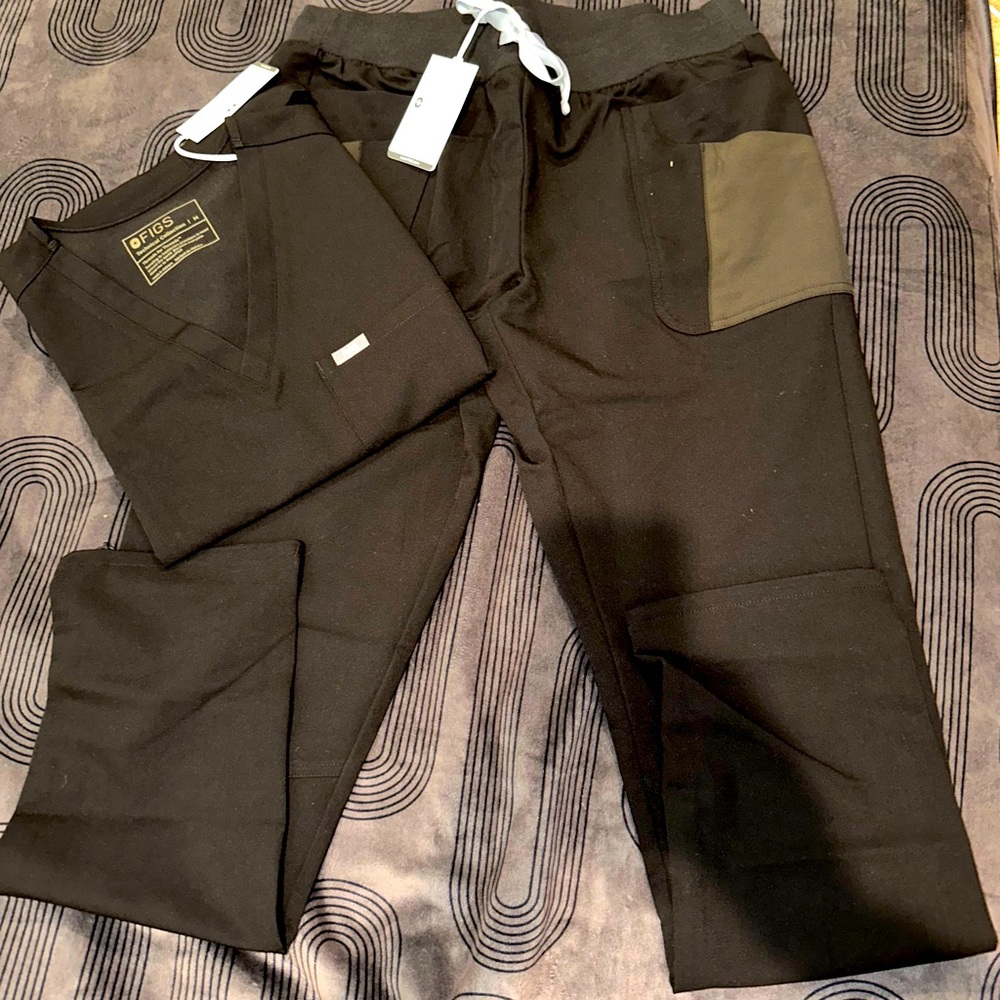 Figs Limited Edition Set in Black